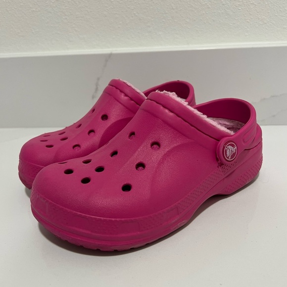 CROCS Other - Crocs Girls Pink Fur Lined Classic Clog Size 12-13